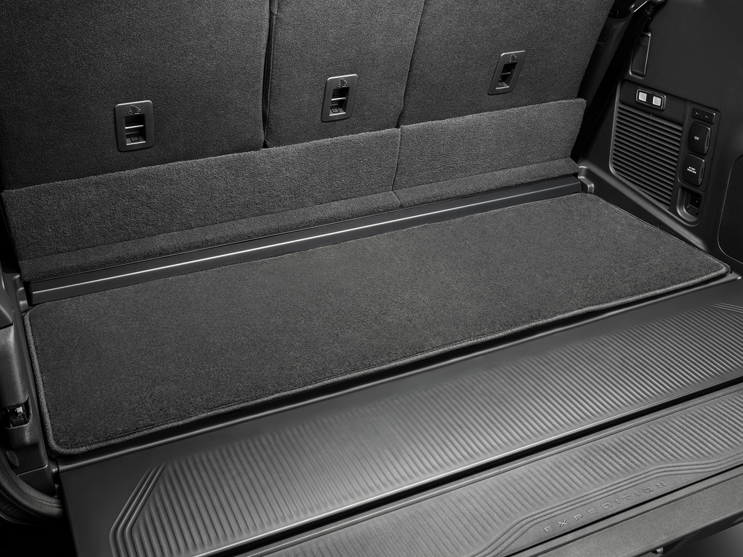 Image pour Cargo Mat, Reversible, for Expedition à partir de AccessoriesCanada